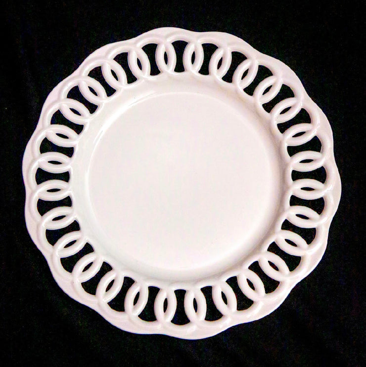 Spiral white charger plate
