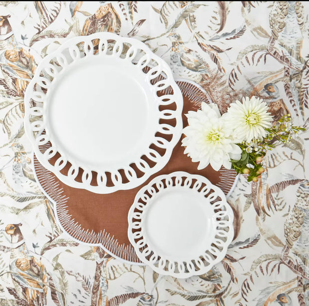 White spiral charger plate