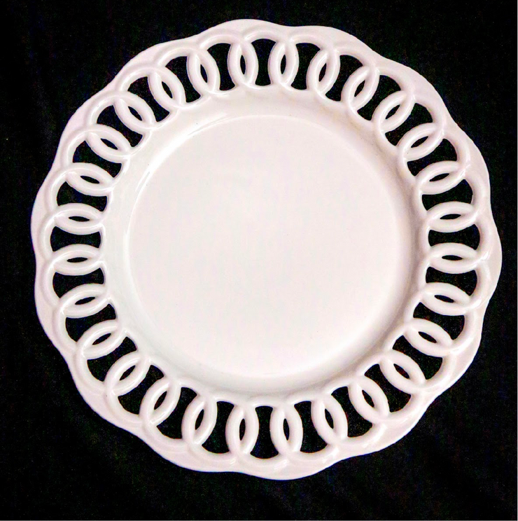 Spiral white charger plate