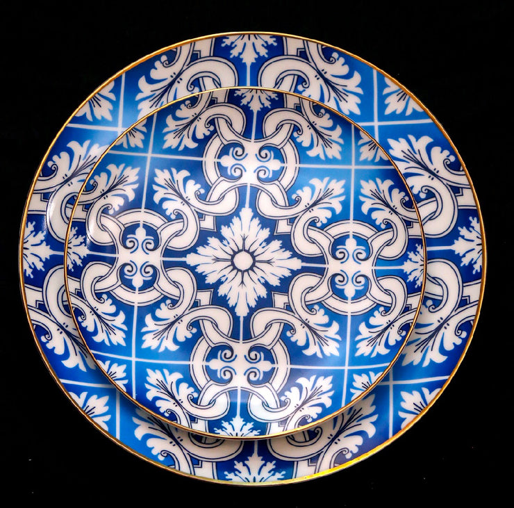 Blue pattern dinner & side plates