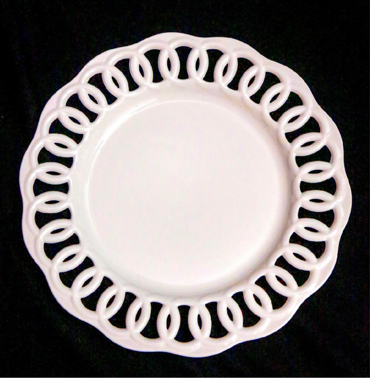 Spiral white charger plate