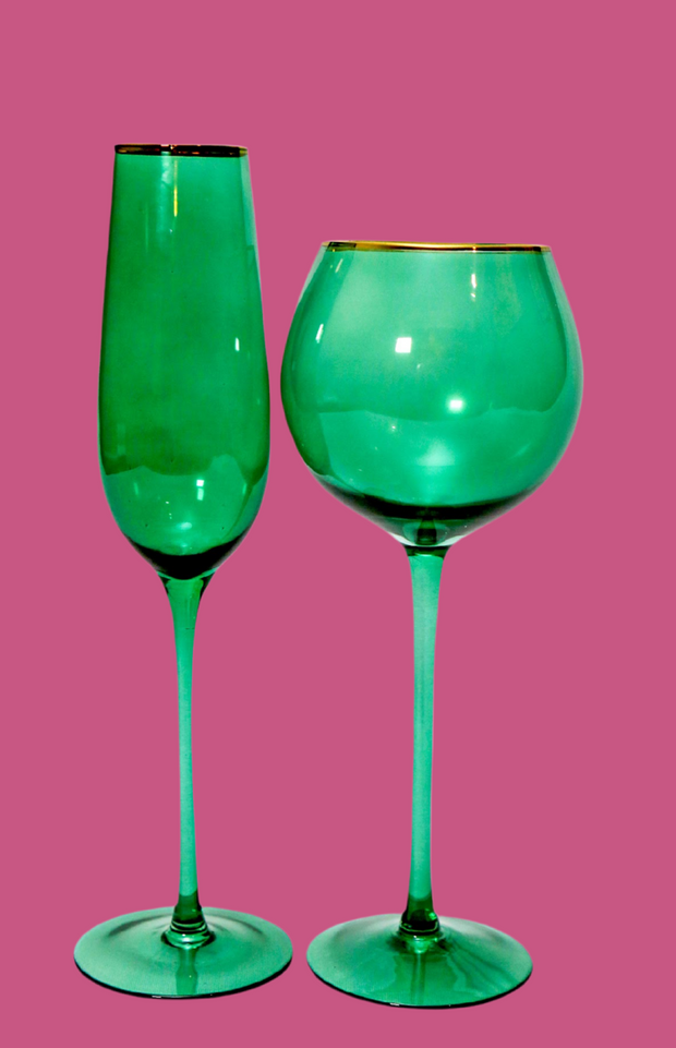 Long stem green  Champagne 🥂 & long stem slim wine glasses