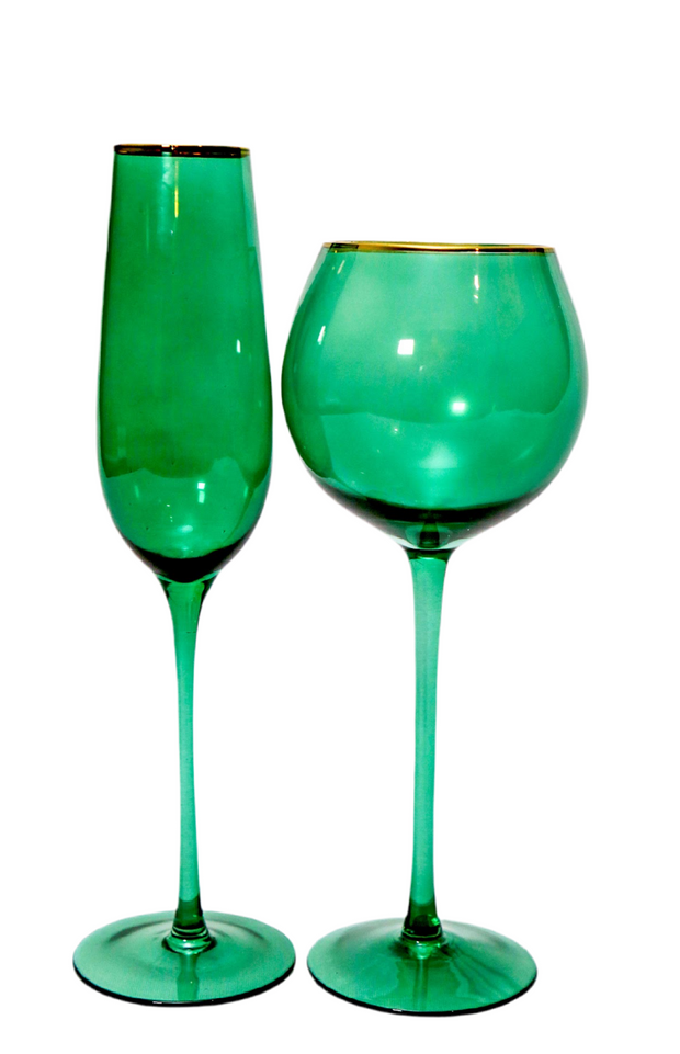 Long stem green  Champagne 🥂 & long stem slim wine glasses