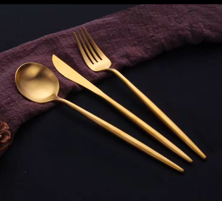 Slim elegant gold cutleries